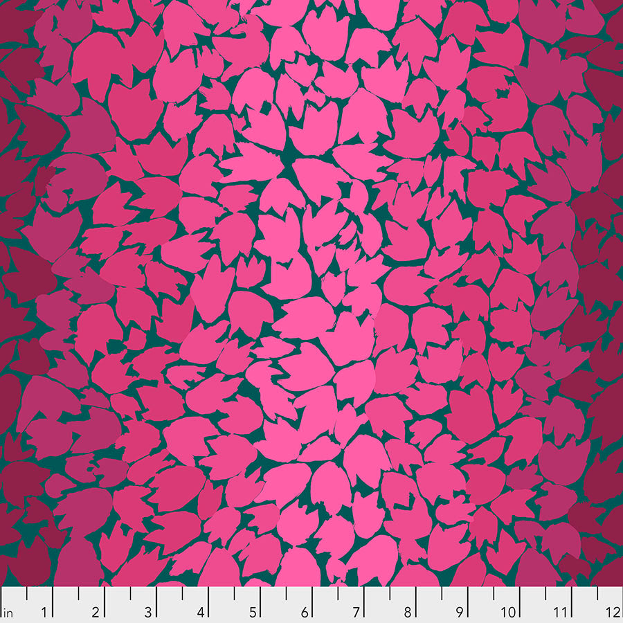 Kaffe Fassett Ombre Leaves - Pink || Stash - PWGP174.PINK